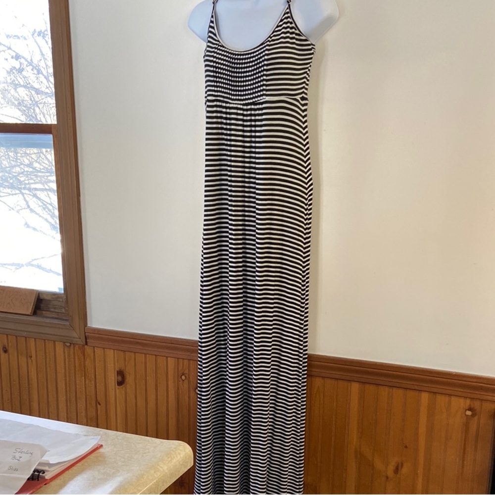 Calvin Klein Black and White Sleeveless Maxi Sundress Size 10